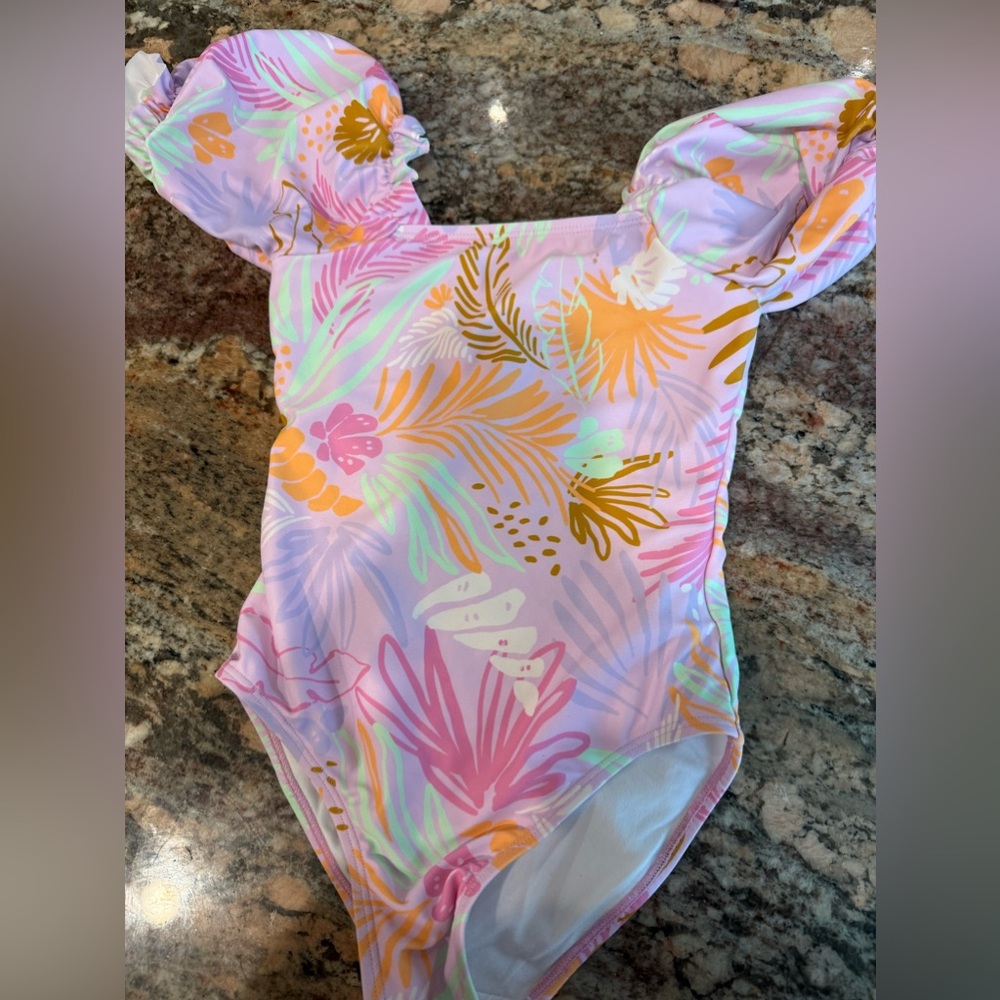 Girls swimsuit one piece